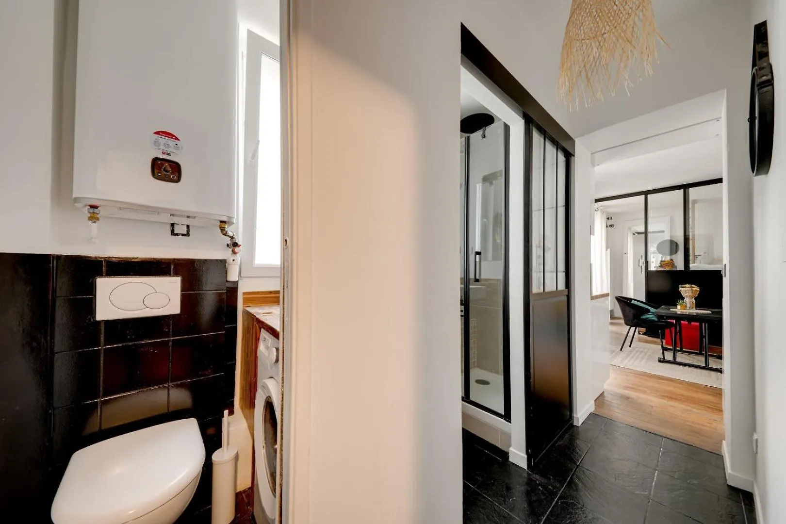 Mon Precieux Apartamento Paris França